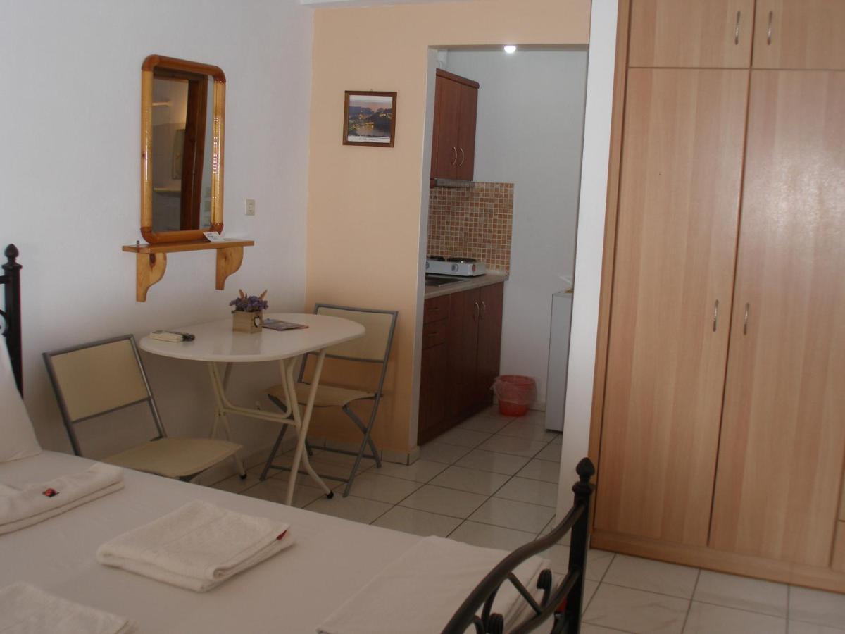 Efi Apartments Myrina Exterior foto