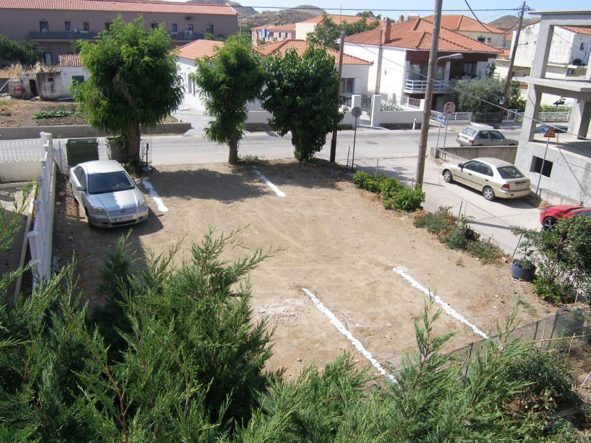 Efi Apartments Myrina Exterior foto